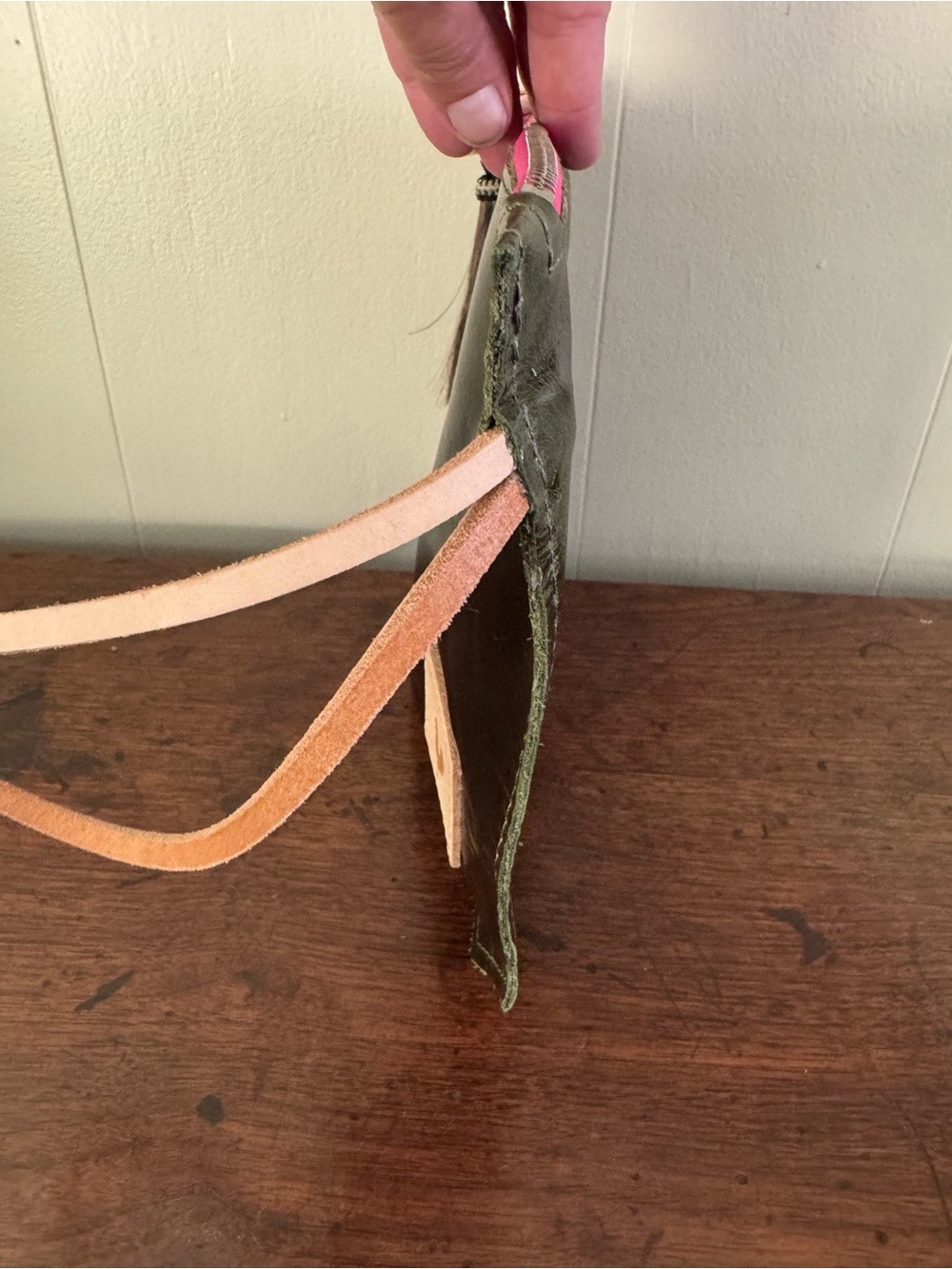 Meanwhile Back On The Farm green Leather Wristlet - Picture 4 of 8